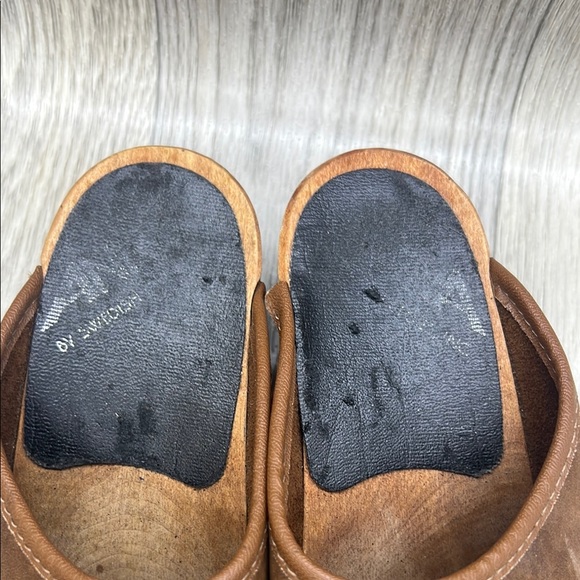 Anna Brown Suede Mules with Wooden Platform - Picture 4 of 11